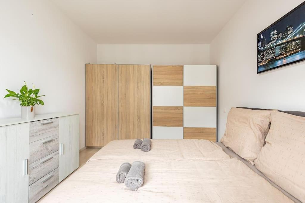 Cityscape Oasis: Active Studio Heaven Bratislava Buitenkant foto