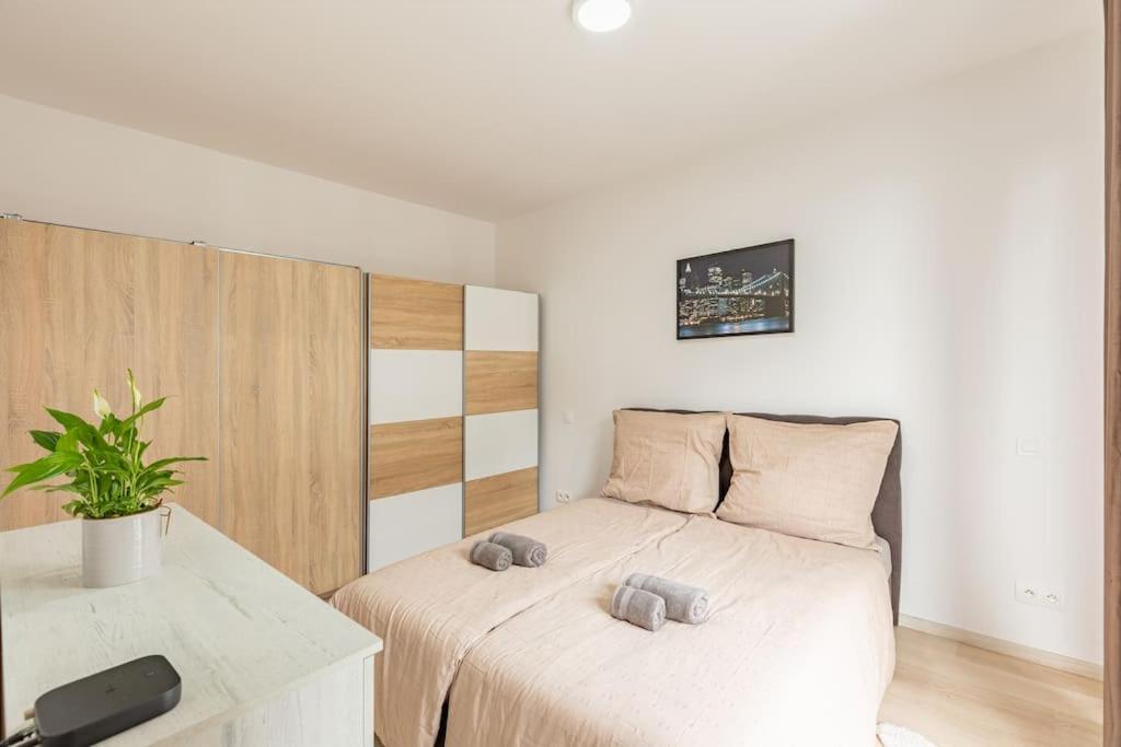 Cityscape Oasis: Active Studio Heaven Bratislava Buitenkant foto